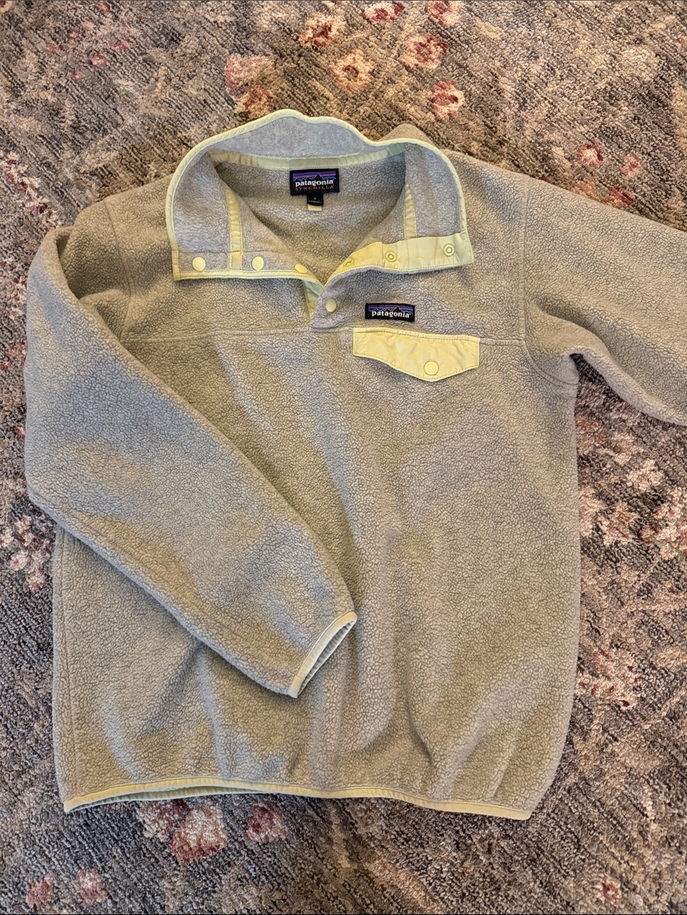 Patagonia Women’s Light Gray Fleece Snap with Lime Green Trim